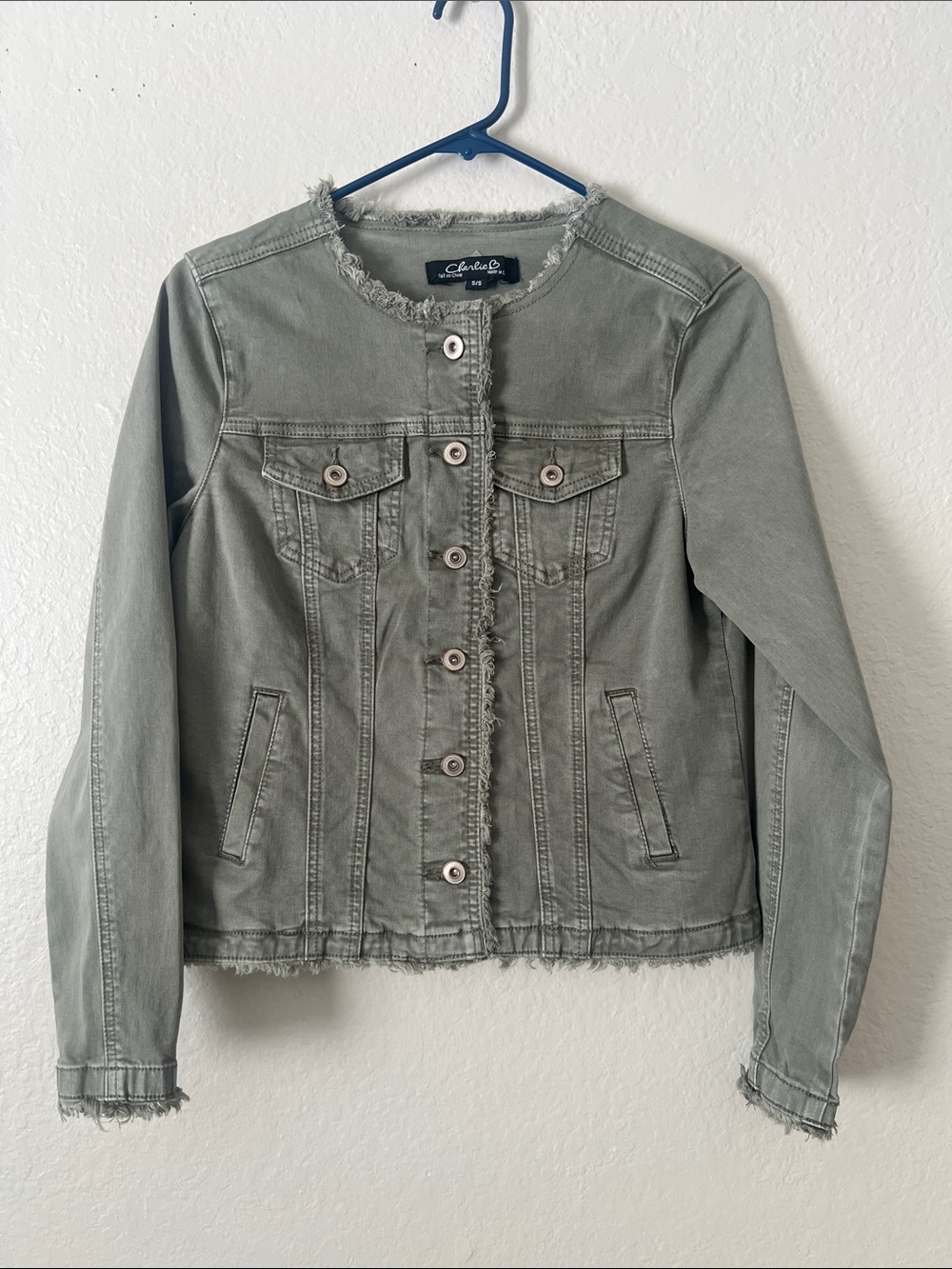 Like New! CHARLIE B Olive-Green Frayed-Trim Denim Jacket Cotton Blend S